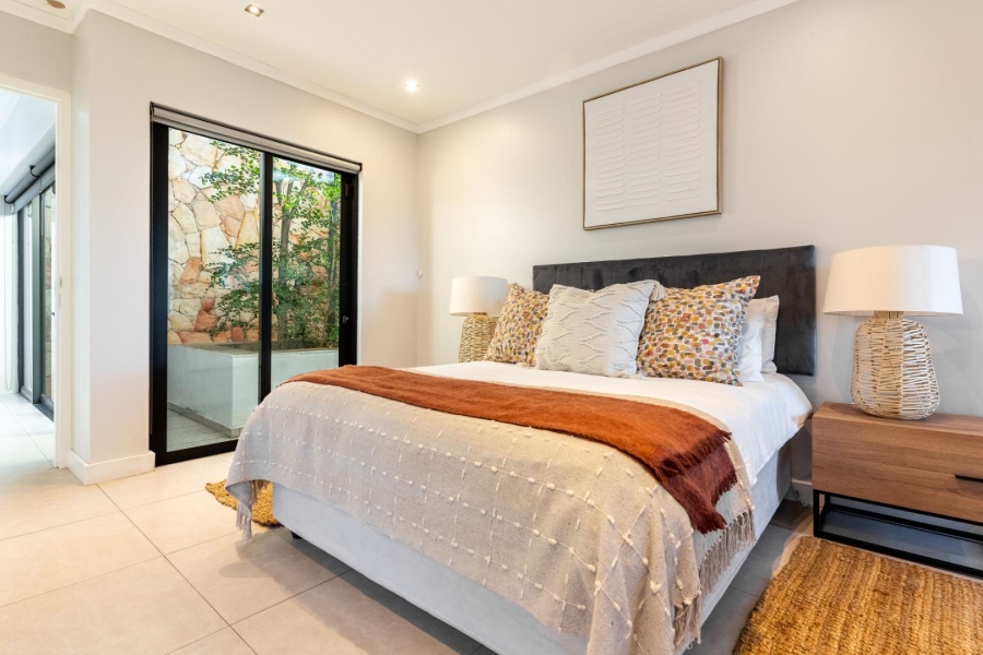 4 Bedroom Property for Sale in Stonehurst Mountain Estate Western Cape